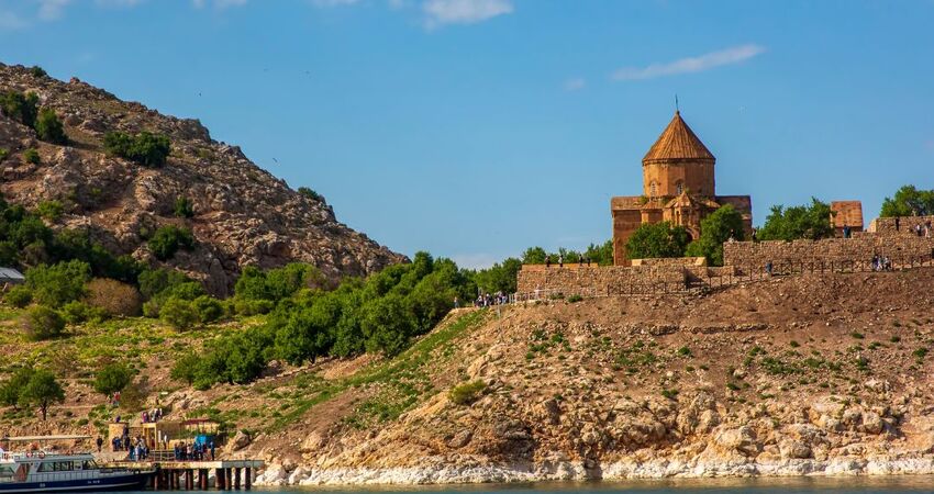 İzmir Çıkışlı Uçaklı Rüya Gibi Doğunun Hazineleri Turu (5 Gece Otel Konaklamalı)