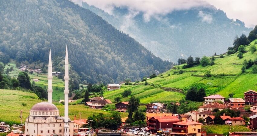 İzmir Çıkışlı Uçaklı Karadeniz ve Batum Turu 3 Gece Otel Konaklaması