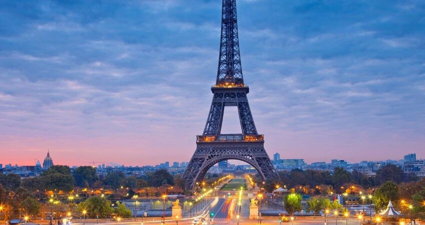 Benelüks & Paris & Almanya 7 Gece - Sun Express Hava Yolları İzmir hareketli (DUS-DUS)